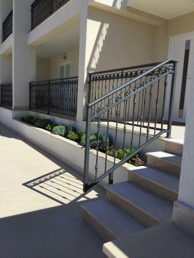 Apartments Marija Brela Exterior photo